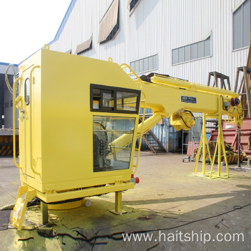 Hydraulic telescopic crane for offshore operation